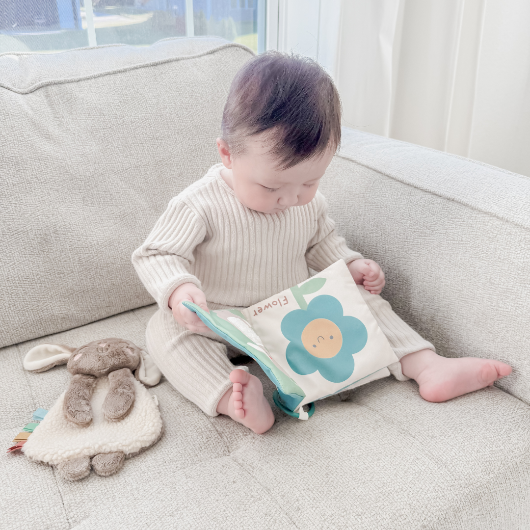 Itzy Learn & Snuggle Gift Set™ - Image 8